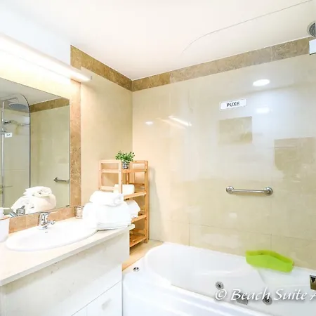 Beach Apartament דירה *